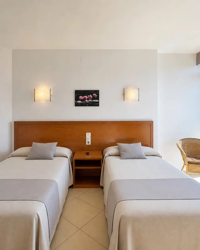 Habitación doble con ventanal