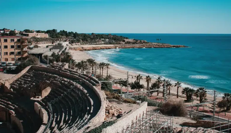 Cómo el 14 de febrero impacta el Revenue Management en hoteles de Tarragona: Carnaval y Día de los Enamorados