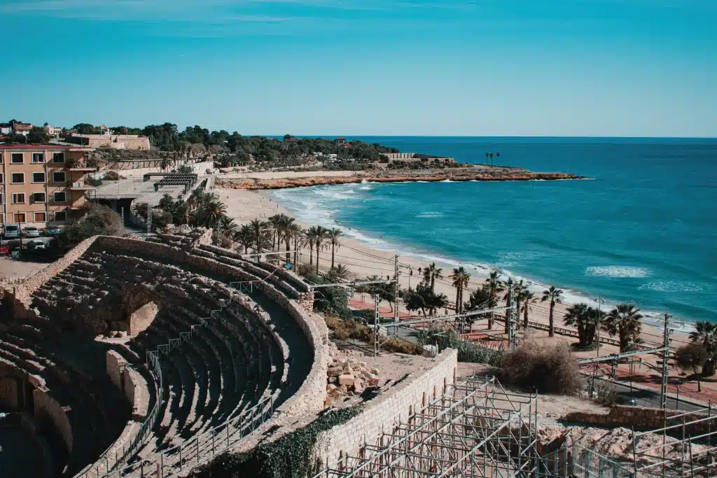 Cómo el 14 de febrero impacta el Revenue Management en hoteles de Tarragona: Carnaval y Día de los Enamorados